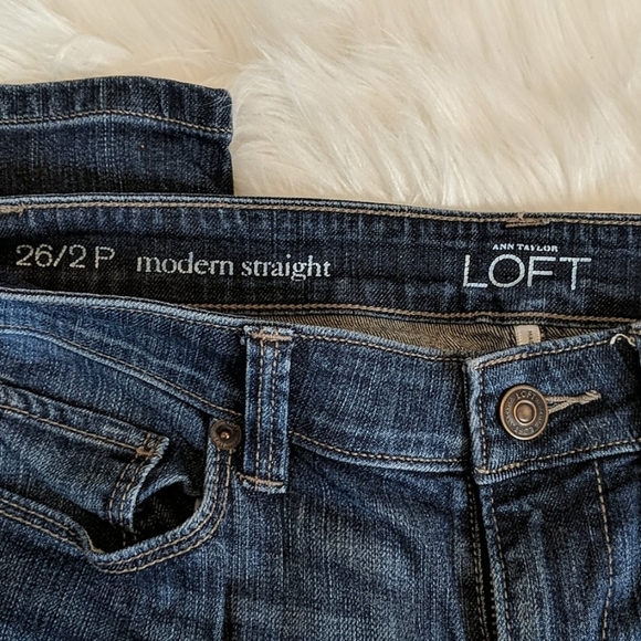 Ann Taylor Loft Straight Jeans - Size 26 / 2 - Picture 2 of 4